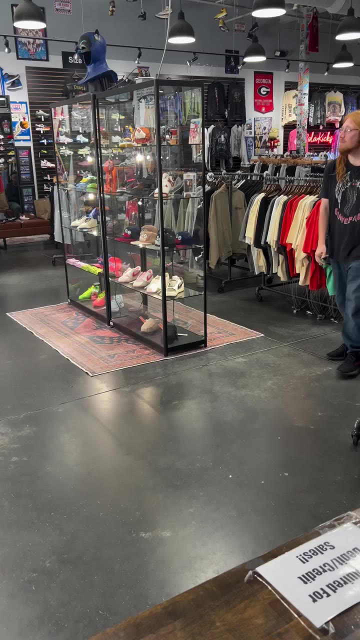 I think I’ve seen this guy before 🤔 Open 10am-9pm🔥 Pooler Tanger Outlets…