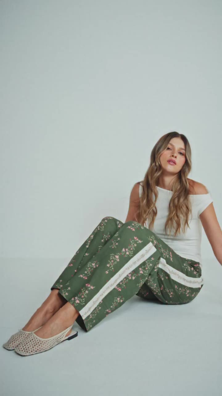 Soft and delicate textures. Encuentra tus favoritas de la nueva colección Lost…