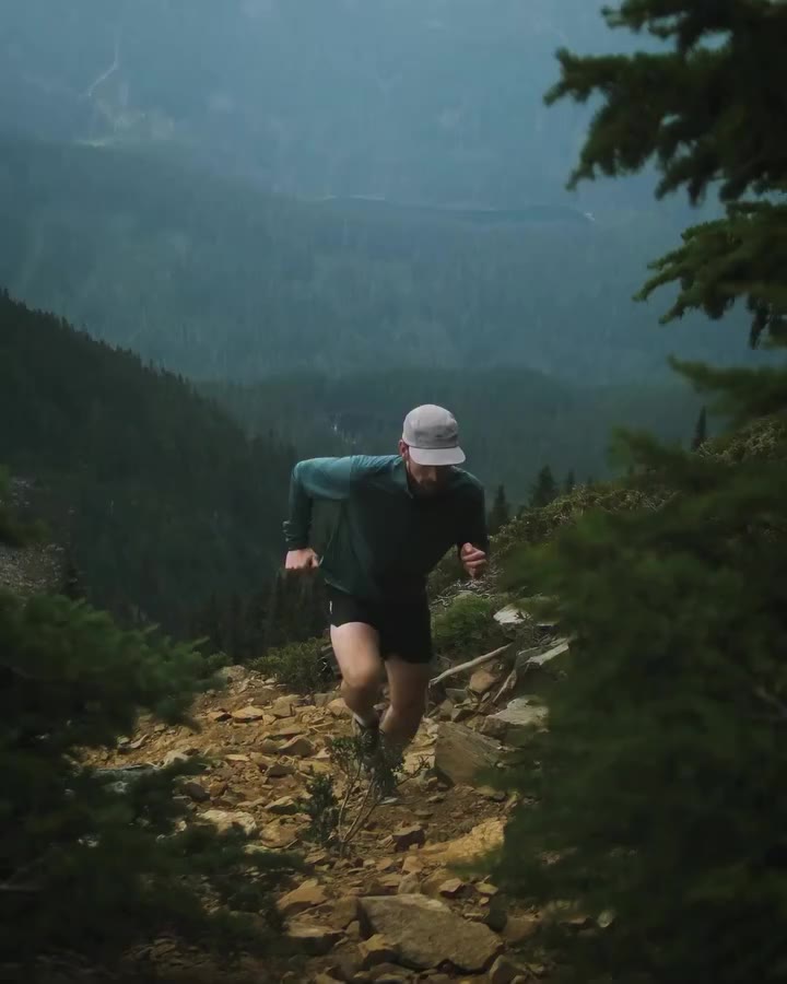Meet our lightest jacket: the Tensor Wind Shell. Designed to keep protection…