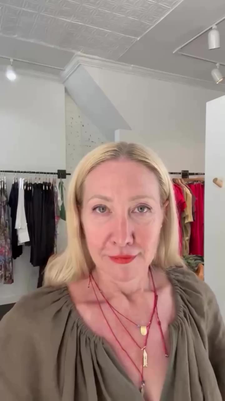 Funny lady @ophirae booked an appointment with Meg to score some fashion for…