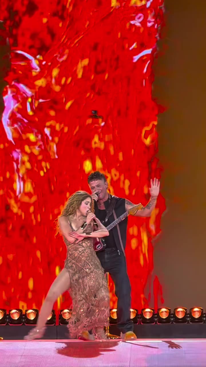 Era la colaboración que todo el mundo esperaba: Shakira ha subido al escenario…