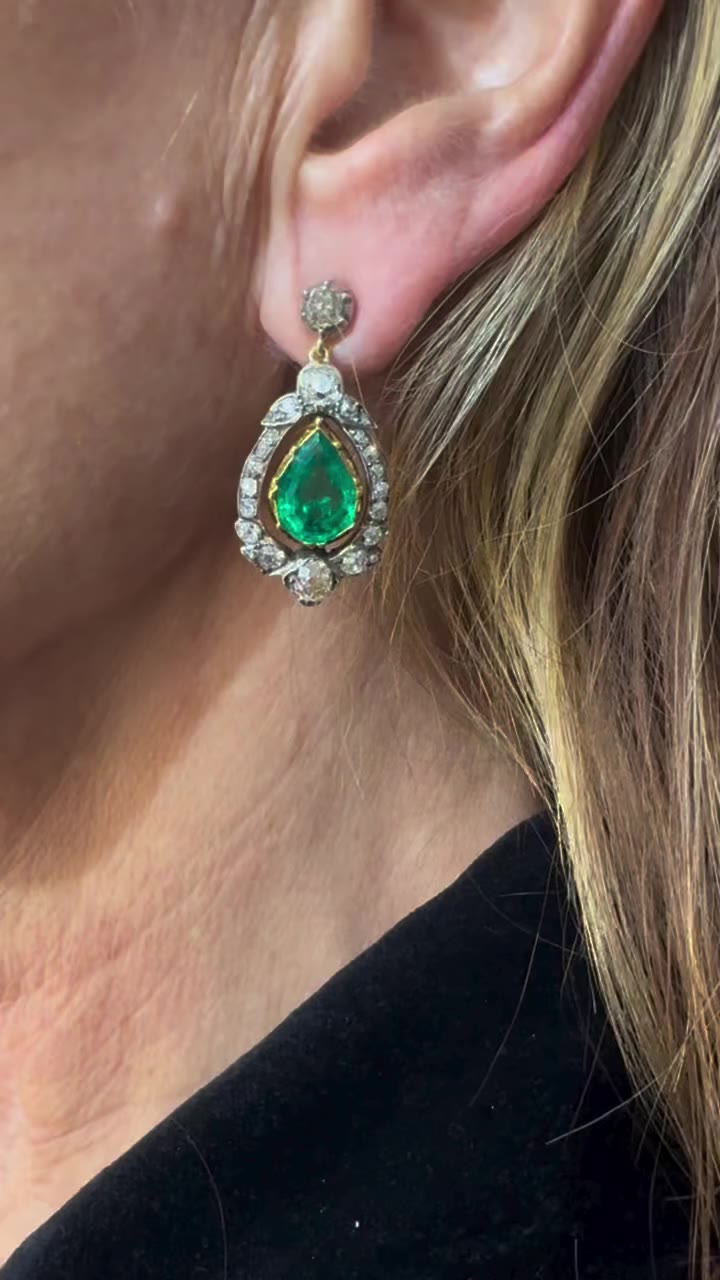 Just in #beautiful Victorian #columbian Emerald#diamond gold silver# 1880c…