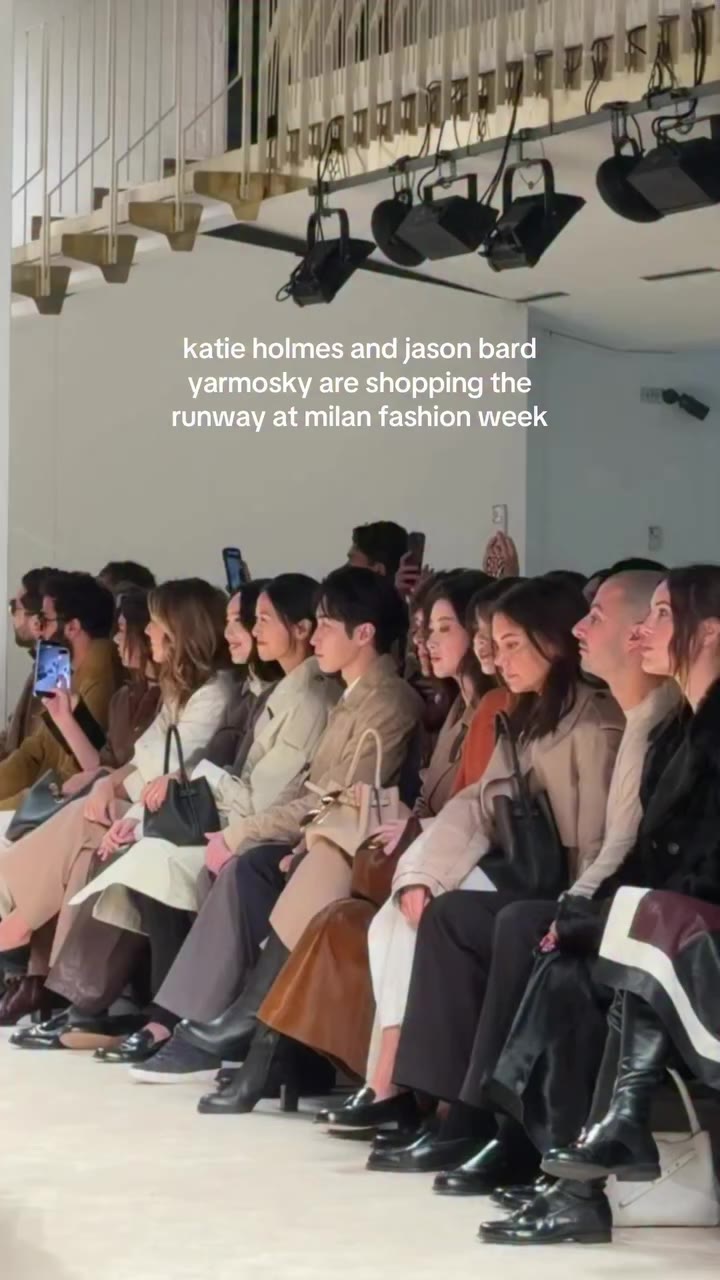 The way #KatieHolmes was nodding to #JasonBardYarmosky at the @tods…