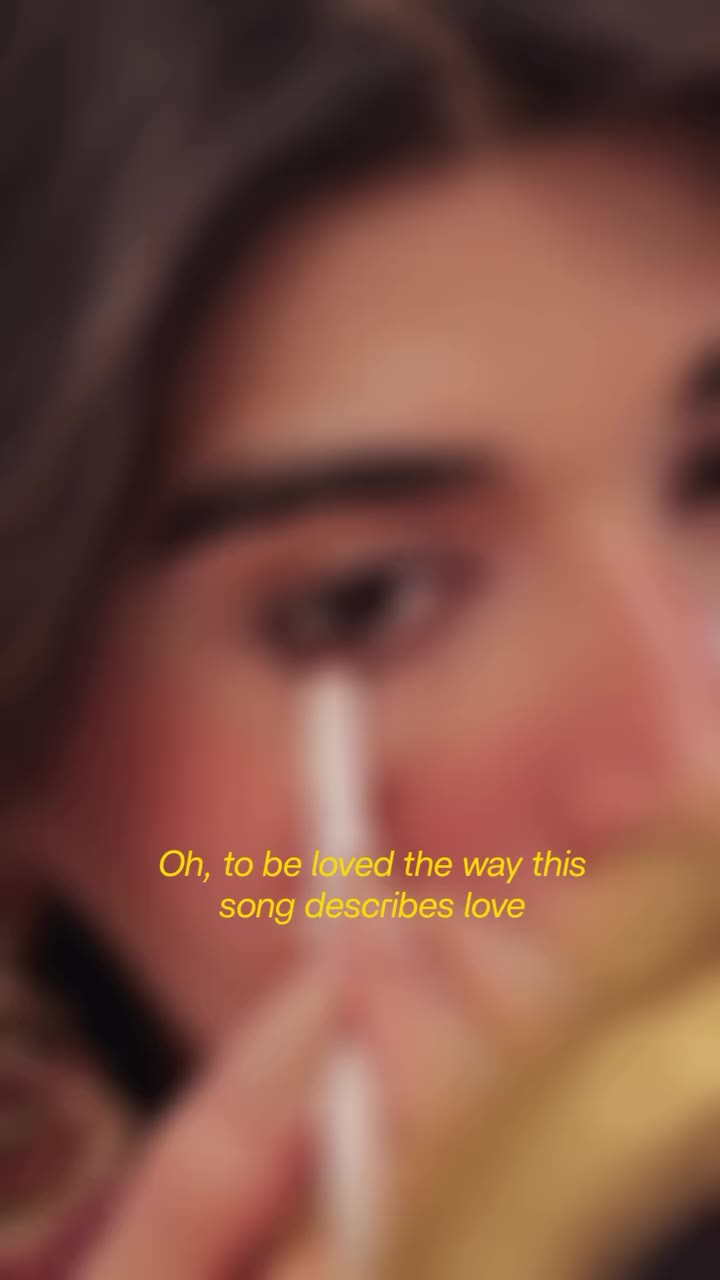 Listening to this song on repeat 😭💗 Saree @irrauofficial . . …