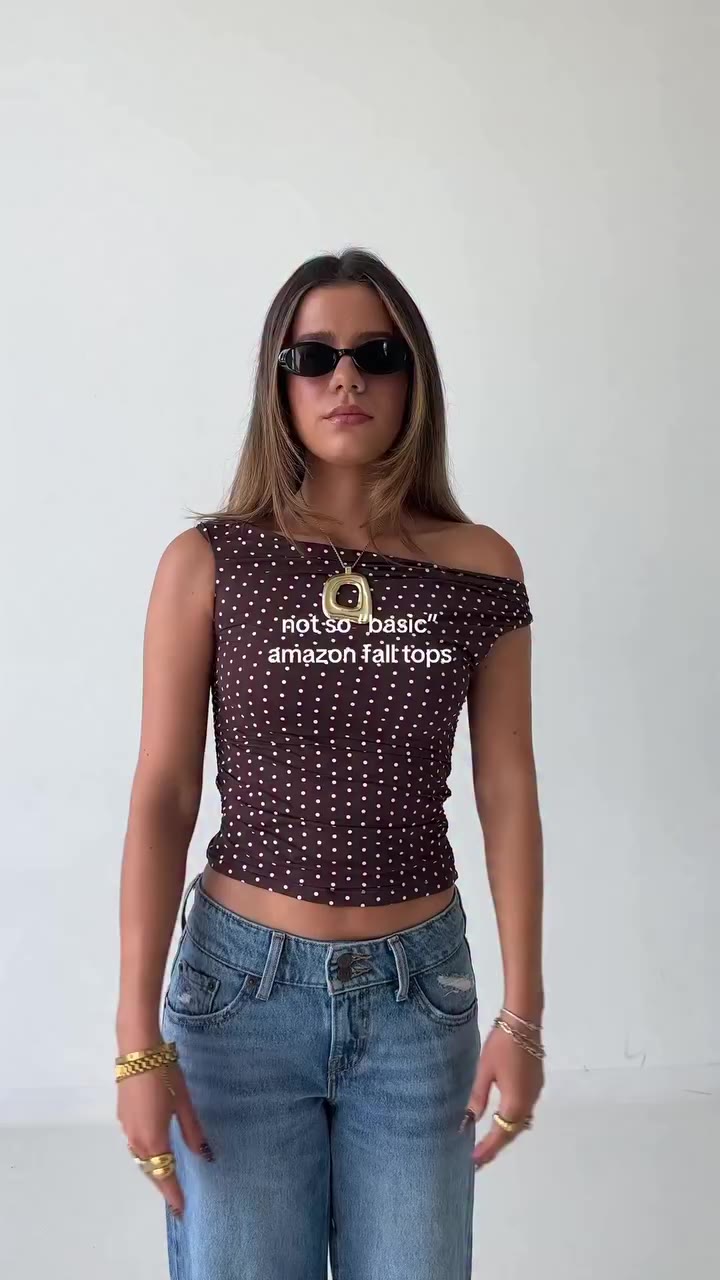comment “tops” for the links!! 🤎 the fall tops that not only look identical…