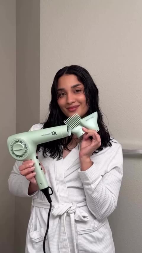 The tools behind the good hair days. 💚Don’t sleep on the Jade Dream…