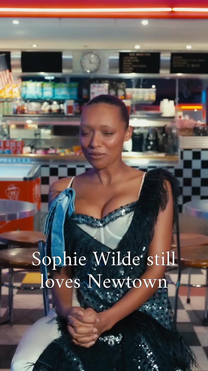 @sophiewildee might be a Hollywood rising star, but she's still a Newtown girl…