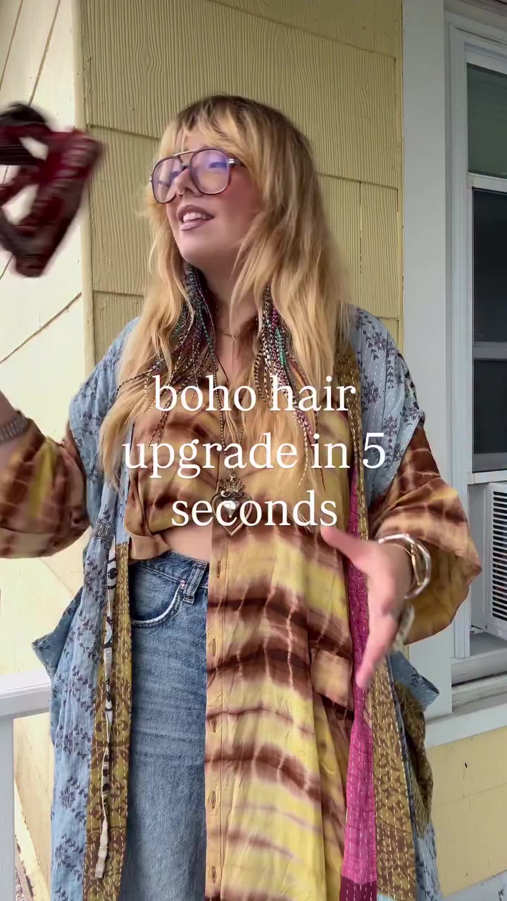 SO EASY + SO CHIC. 🙌 our favorite 5 second boho hair upgrade: the kantha bae…