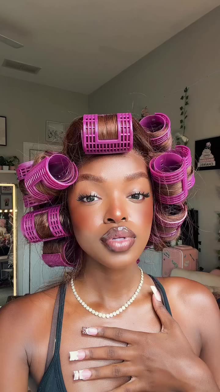 I said re re Rebecaaaaaaughaauuhhaaaughhhhh 😭 #chelseamadison #hairrollers…