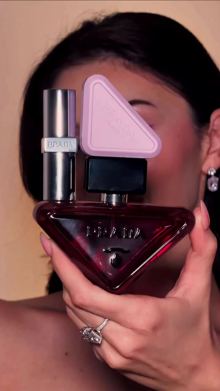@prada is creating some real purple magic 🪄💜 #pradabeauty #makeup #usa
