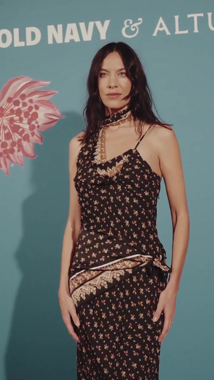 @josephaltuzarra & @alexachung wrote the book on romantic glam 💐 shop the…