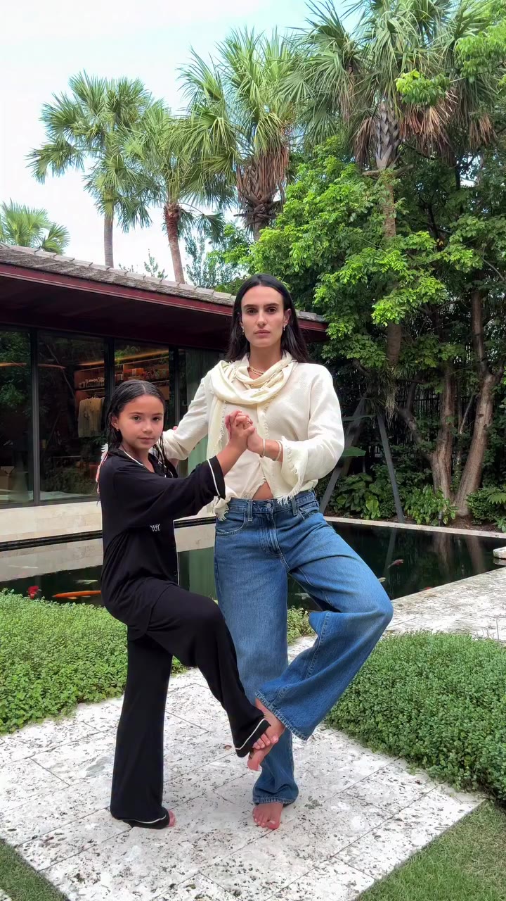 with my trend girl 🤍