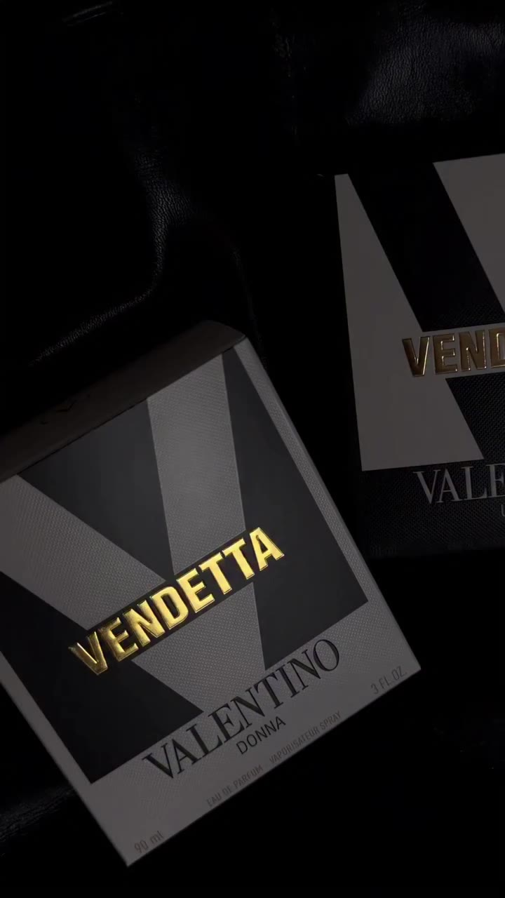 Meet the new @valentino.beauty Vendetta duo🖤 Vendetta Donna blends tuberose…