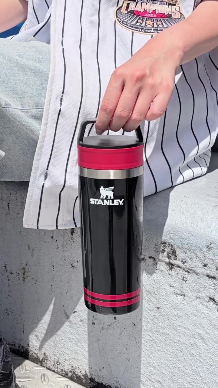 잠실을 빙글 도는 승리의 기운, 무적 LG의 순간을 스탠리에 담아, 잠실구장으로! ⚾️