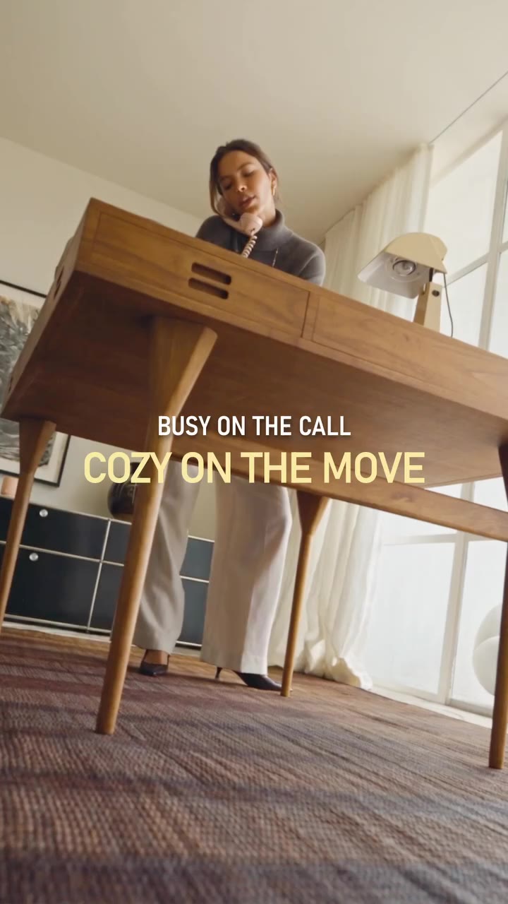 BUSY ON THE CALL, COZY ON THE MOVE ✨ Two morning routines, one shared sense of…