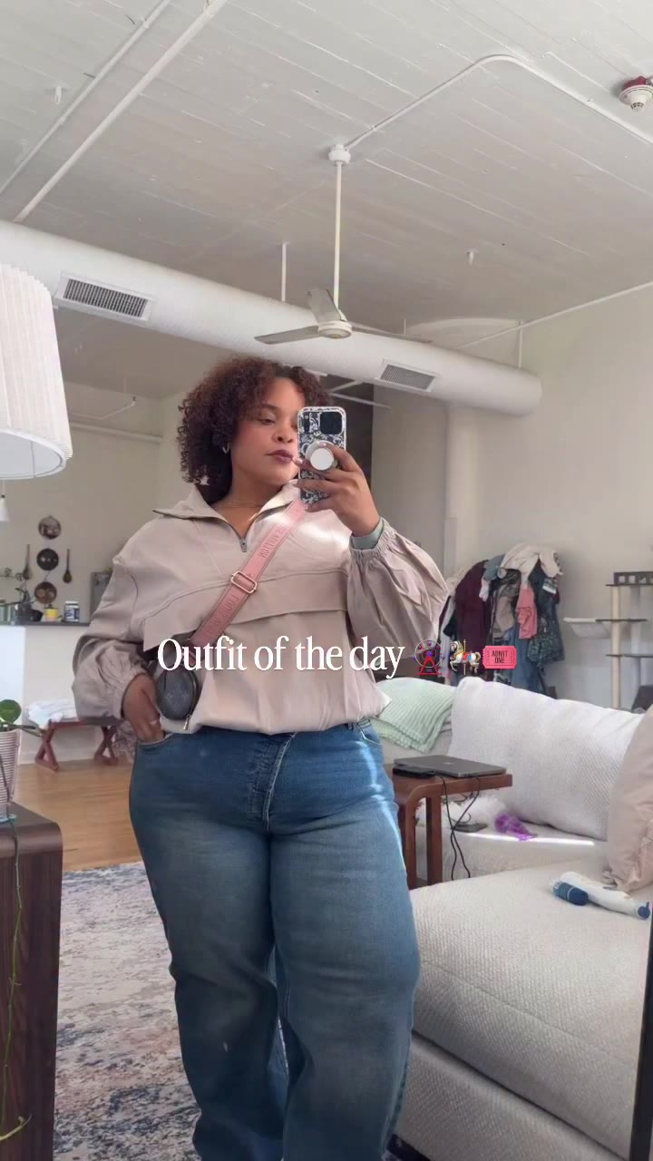 Friday night fall vibes 🍂✨ Just a cute outfit, good food, and walking around…