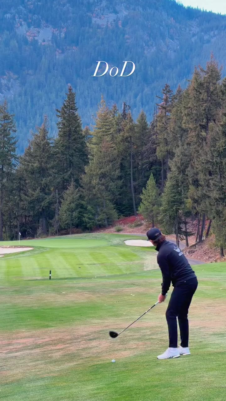 The slopes aren’t just for skiing in Whistler ⛷️ #golf