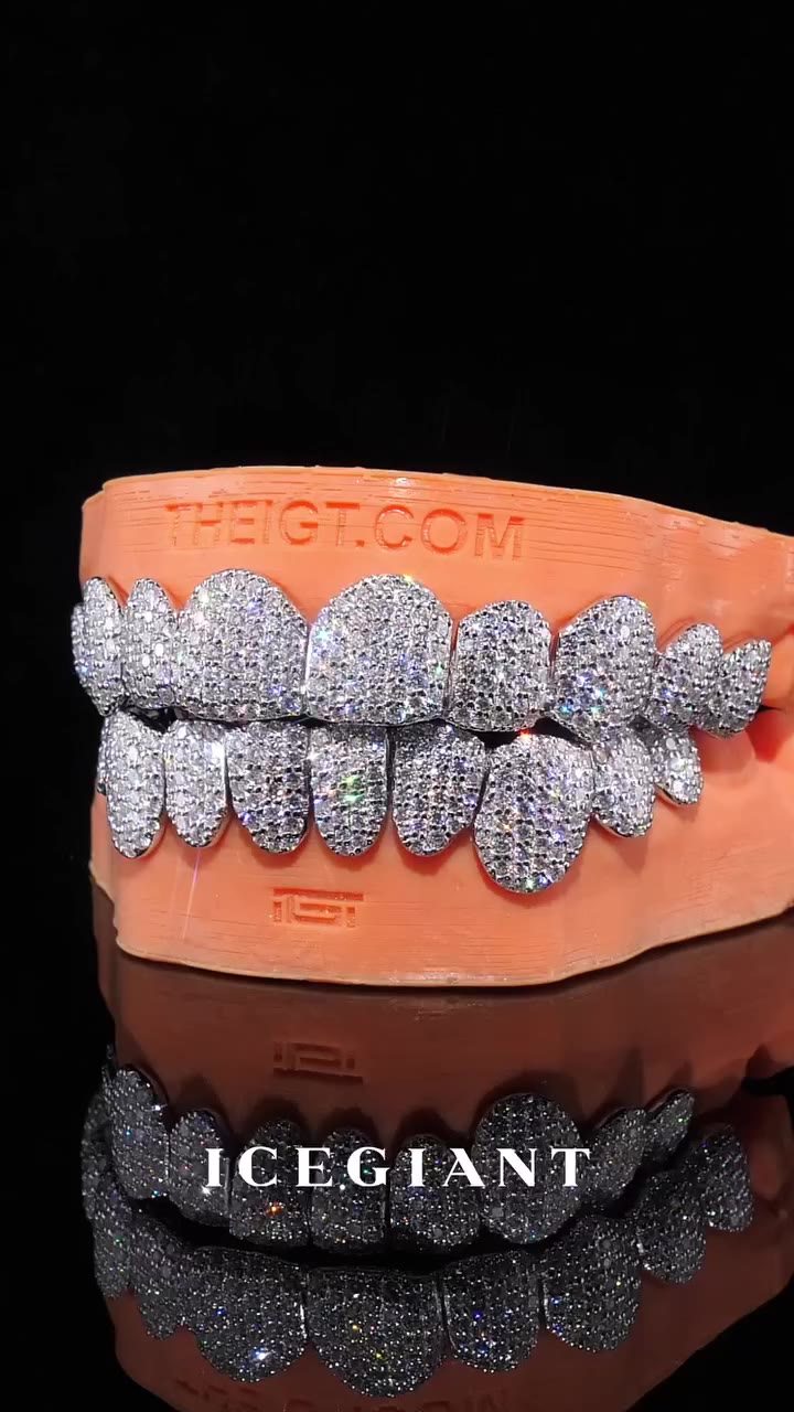 How many fully iced grillz can you spot? 💎💎💎⁠ ⁠ #icegiant #theigtgrillz…