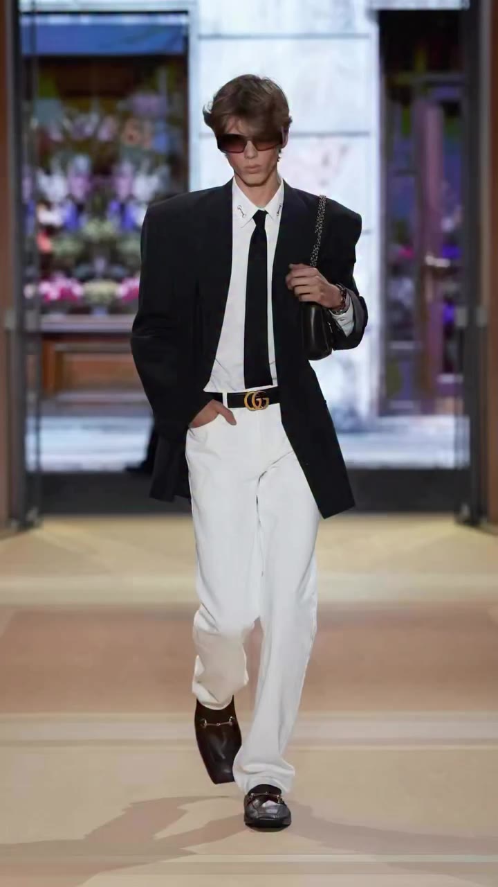 #GQStyle กุชชี่ (Gucci) โดยเดมน่า (Demna) เปิดตัวคอลเล็กชั่น `The Store Show`…