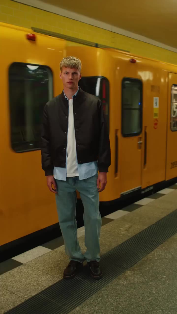 Mind the gap. Between our jeans and everyone else’s, that is. Unbeatable…