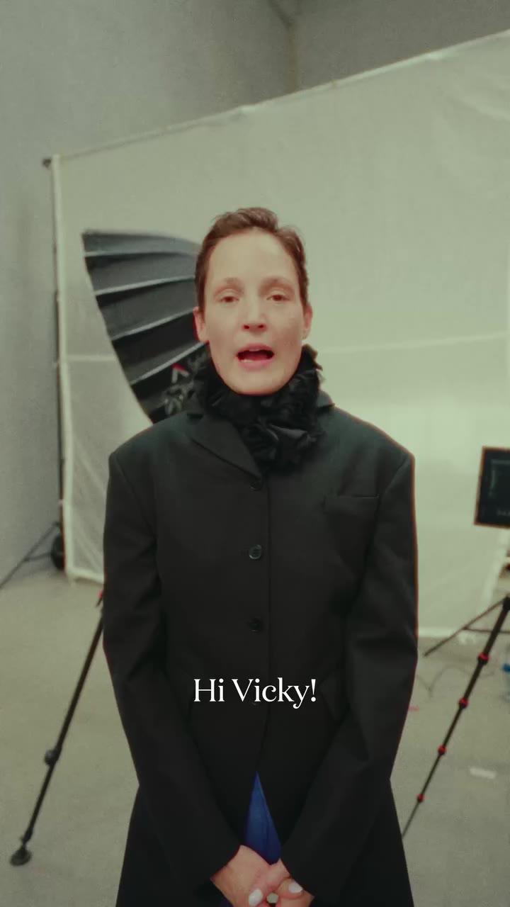 Out now: Ab heute ist unsere neue Oktoberausgabe mit Cover-Star @VickyKrieps…