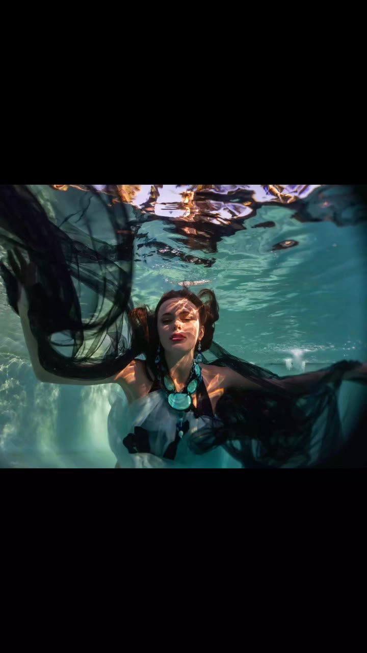ESTATE MANSION UNDERWATER PHOTOSHOOT ! Underwater Photography: @mechasean…