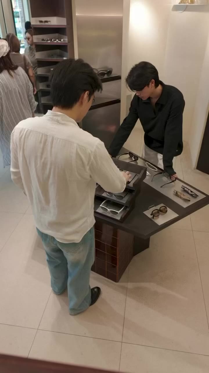 CCTV caught the rest. TUDI Yaowarat #TUDI #TUDIEyewear #TUDIStyle