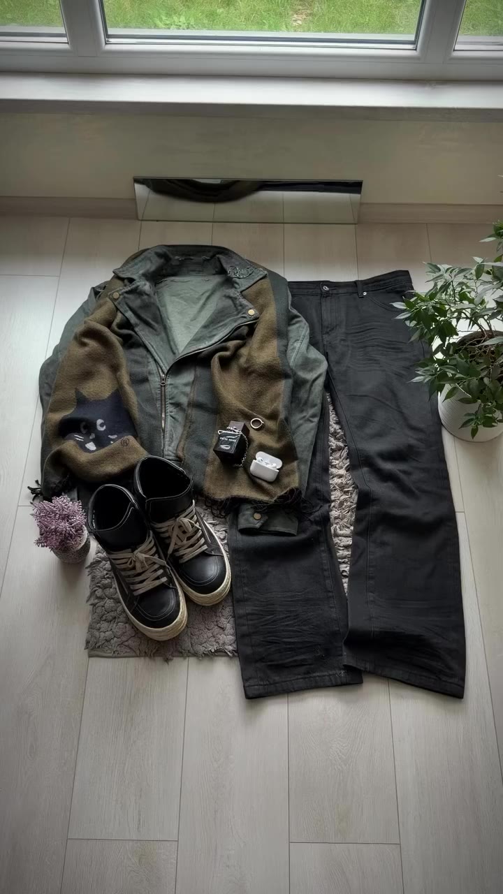 Аутфіт зібраний з речей нашої наявності 027 CLOTH Замовити будь-яку річ з…