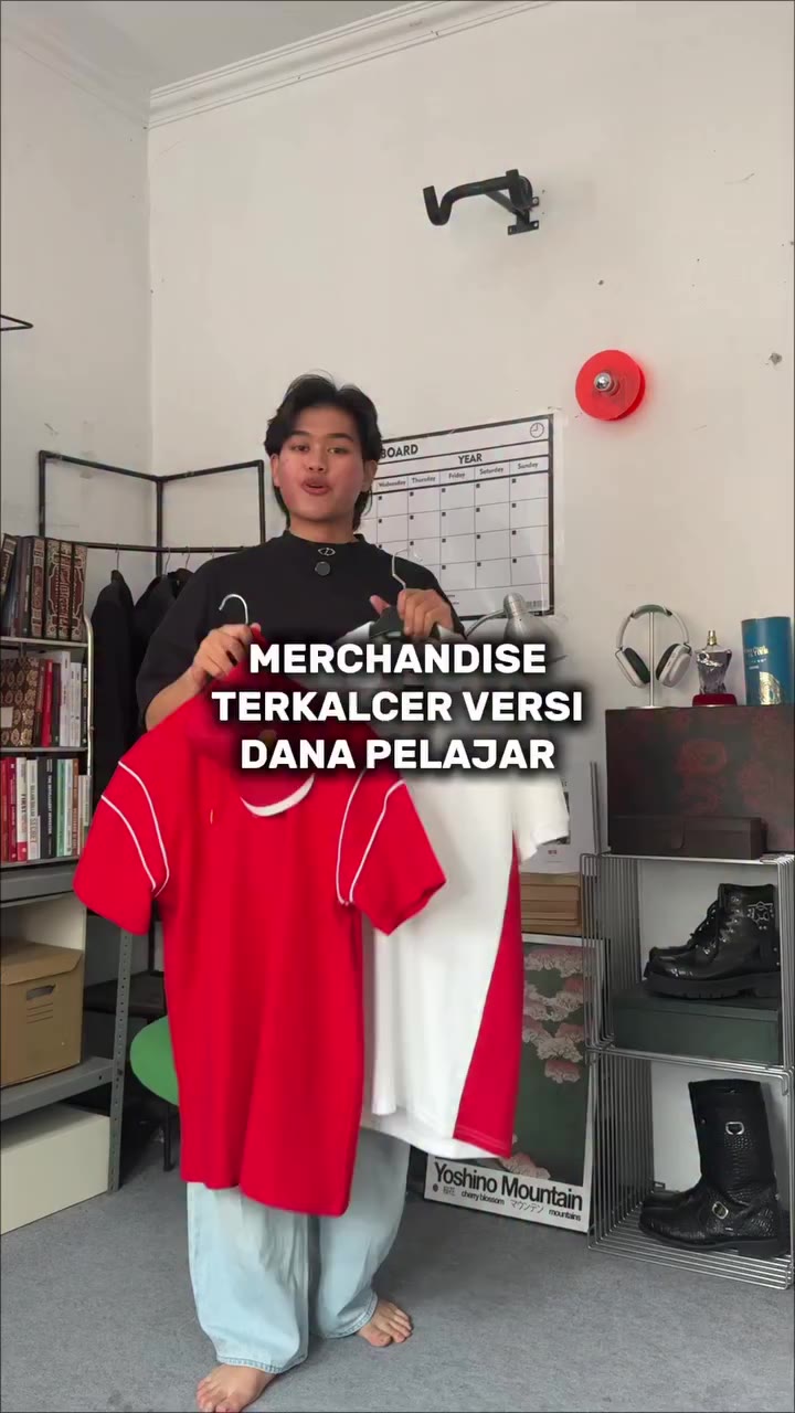 Simple fit, everyday essentials. ⛽️✨ Merchandise Eksklusif @shell_indonesia…