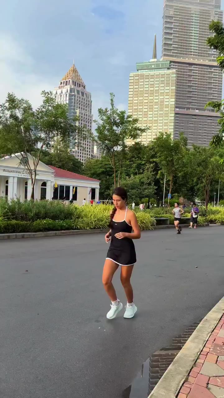 A little day in Bangkok, with a pretty place to come home to 🇹🇭🌆…