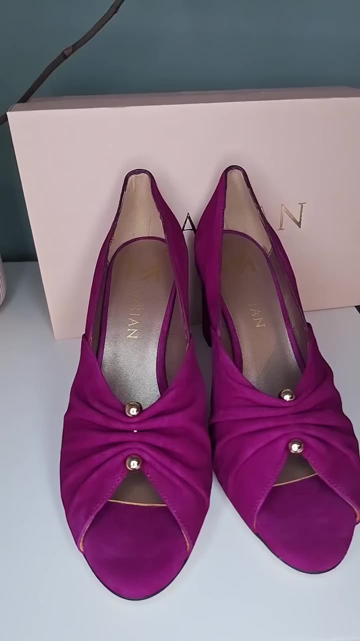 💗 A POP OF MAGENTA💗 Make a statement in the gorgeous Marian 53501 Magenta✨…