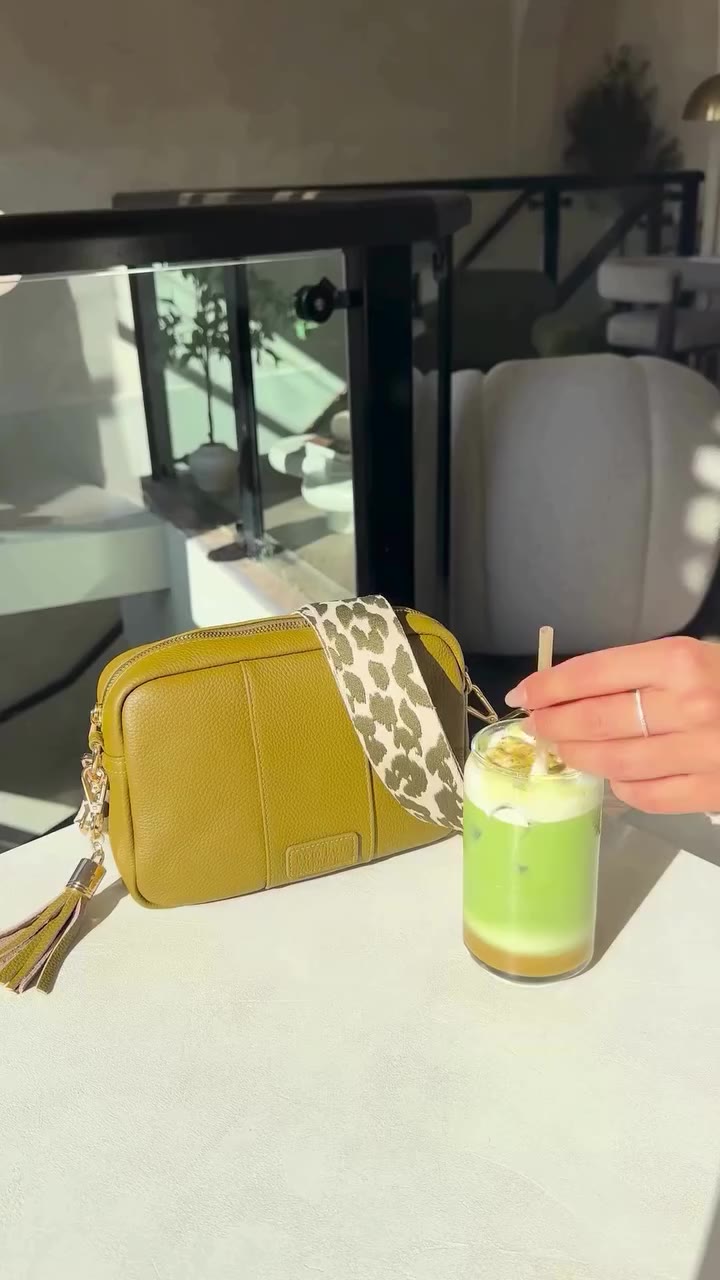 Saturday brunching with a matcha is always a good idea 🍵 Wearing the Olive…