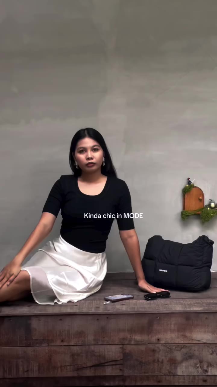 Kinda chic in MODE ស្ទាយសាមញ្ញៗ តែបាន look chic ✨ Model ពាក់ អាវ MODE FEMME &…