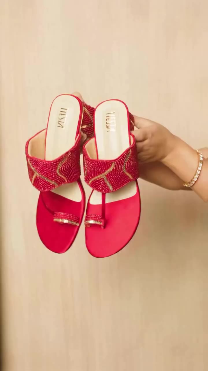 She comes in red. But why stop there? Leher is fully customisable — colour…