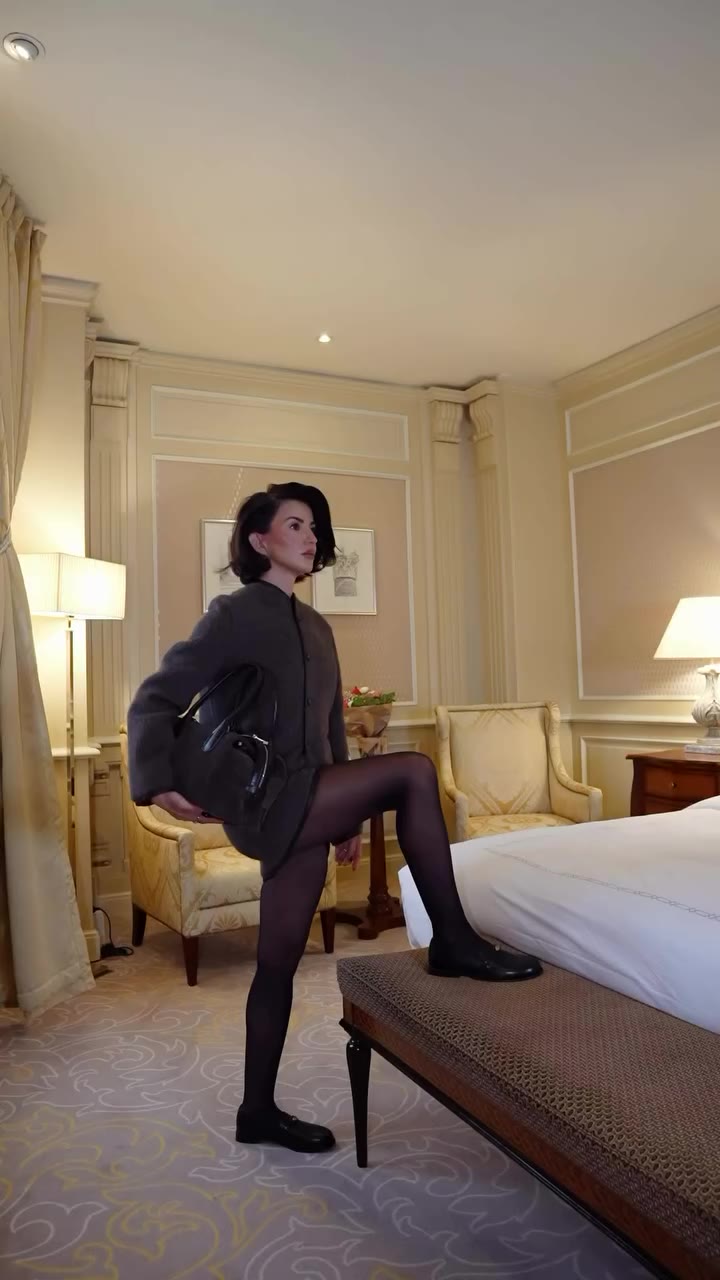 Time goes by so slowly while waiting for the @tods show ⏳ What a beautiful…