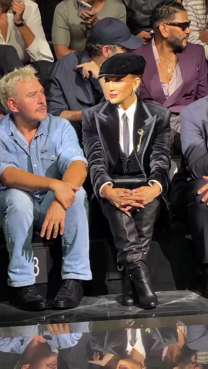 @jlo throws it back to her ‘Jenny From the Block’ era at today’s @dolcegabbana…