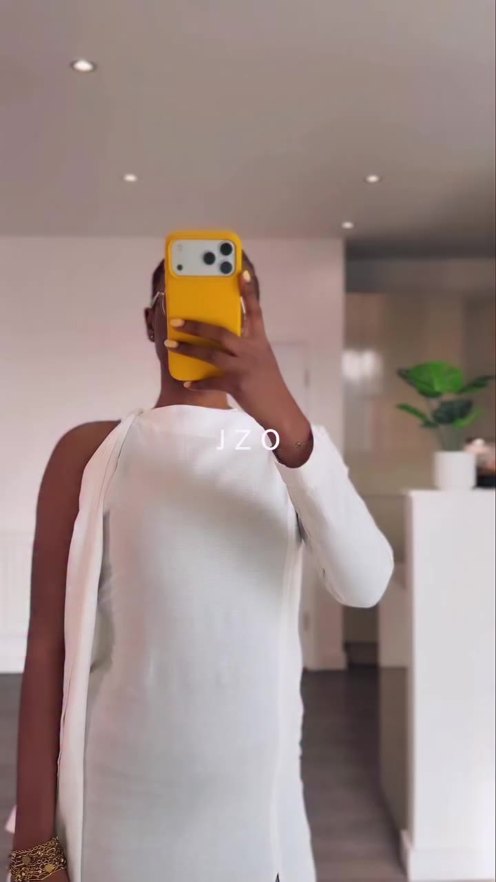 A vision in white 🤍 Beautiful dress, incredible quality 👌🏾 @jzo_ng…
