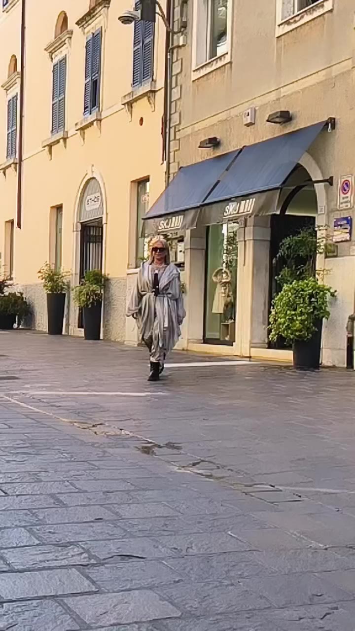 Saturday vibes ... Clienti cool 🖤 Verona Desenzano shopping day silk love…