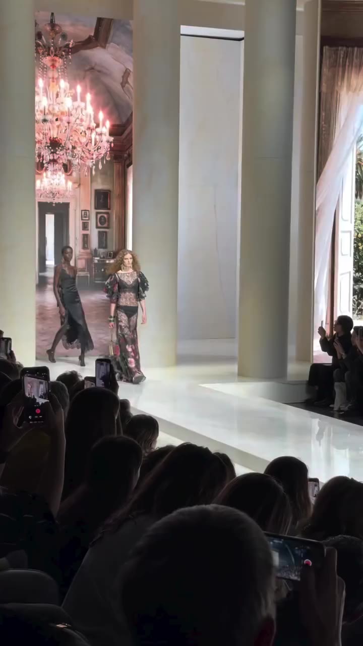 „Stravaganza Siciliana“ bei @dolcegabbana – Die Kollektion nimmt die Erbstücke…