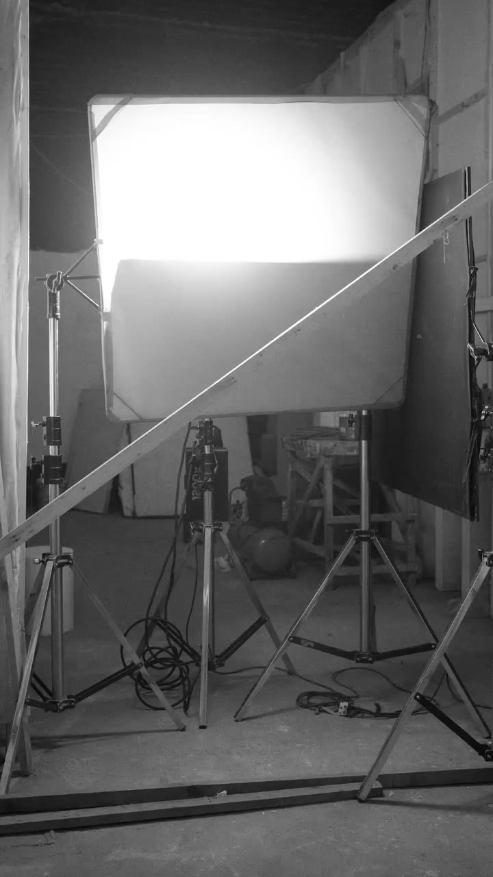 𝐕𝐞𝐥𝐯𝐞𝐭𝐭𝐞 | 𝐁𝐞𝐡𝐢𝐧𝐝 𝐓𝐡𝐞 𝐒𝐜𝐞𝐧𝐞𝐬 Where every frame unfolds…