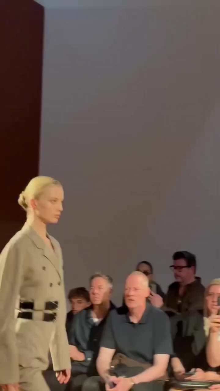 #MilanFashionWeek— @ferragamo presentó su colección Primavera/Verano 2027…