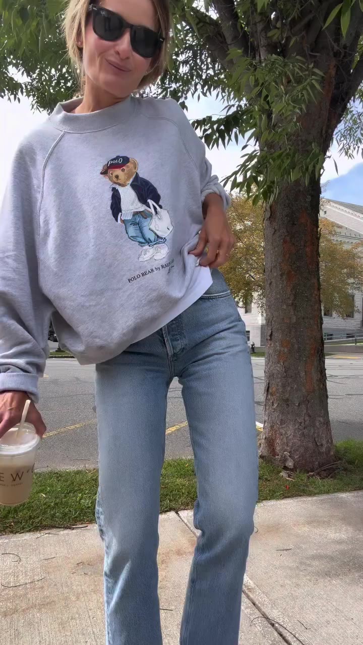 Saturdays are for sweatshirts ☕️ comment links to shop! #ootd #lounge…