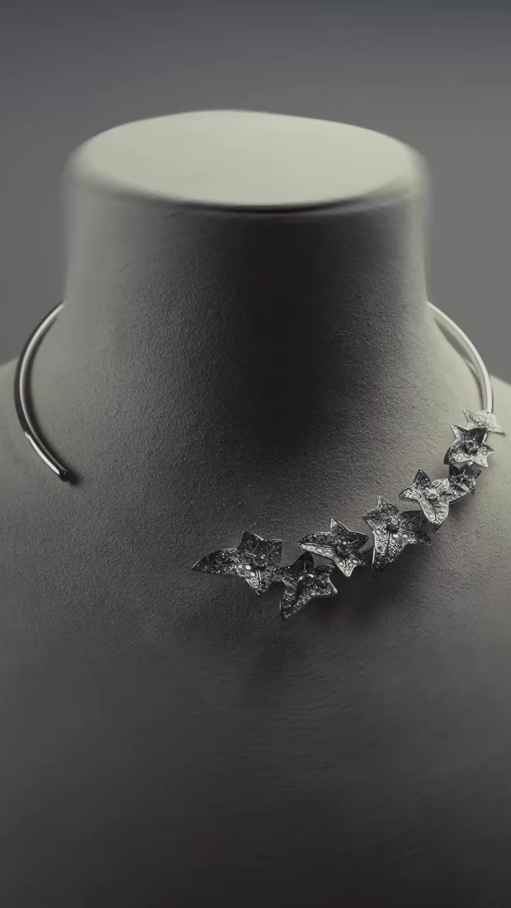 The curling tendrils of the ivy are shaped in white gold for the new Lierre de…