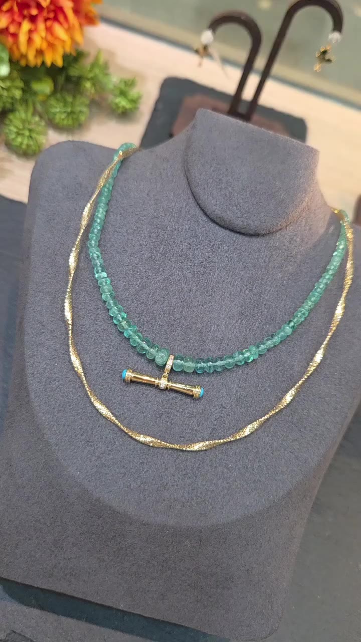 The t-bar craze is going strong in @b.o.g.finejewelry_atc ✨️💎 Visit us…