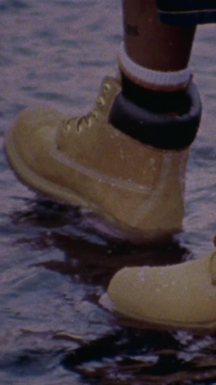 The A-Z of Timberland「一文字ひと文字に、物語がある。」 W is for Waterproof (形) 水の上は歩けない。…