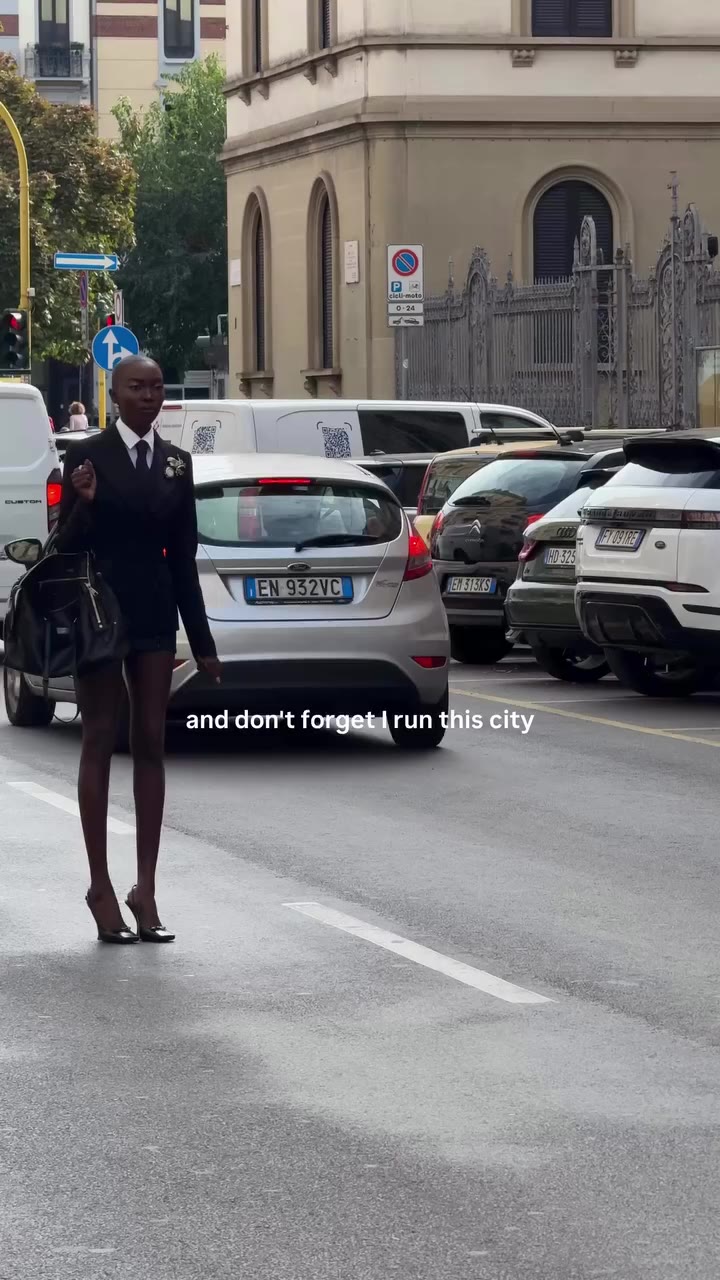 The Chaos in Milan now? On my way to @dolcegabbana