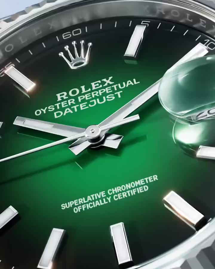 The new @Rolex Datejust 41 in a white Rolesor version combines robust steel…
