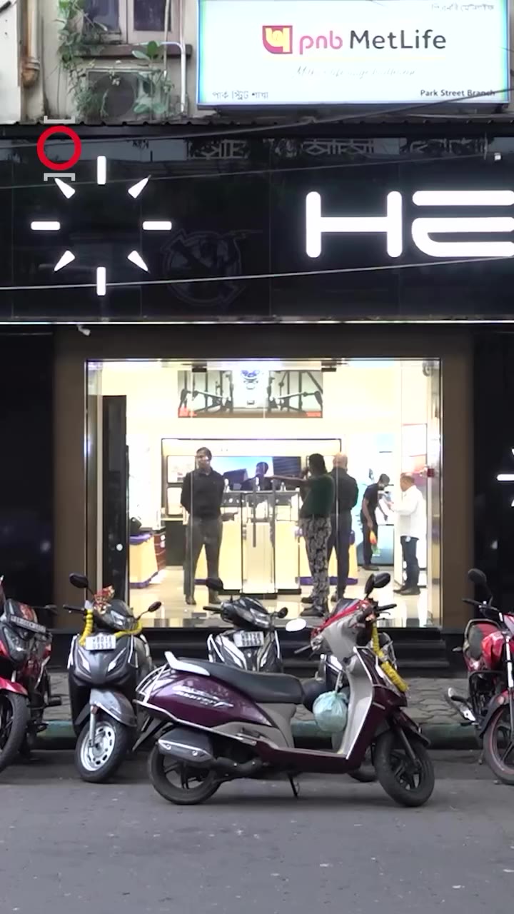 Chronoholic hosted a gathering at Helios store, Kolkata, giving guests a…