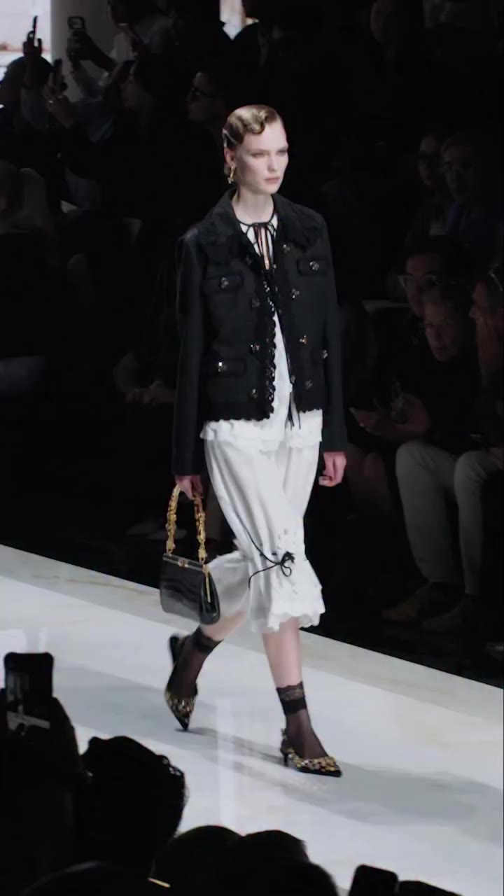 STRAVAGANZA SICILIANA Past and present collide in the #DGSS27 Women’s Fashion…