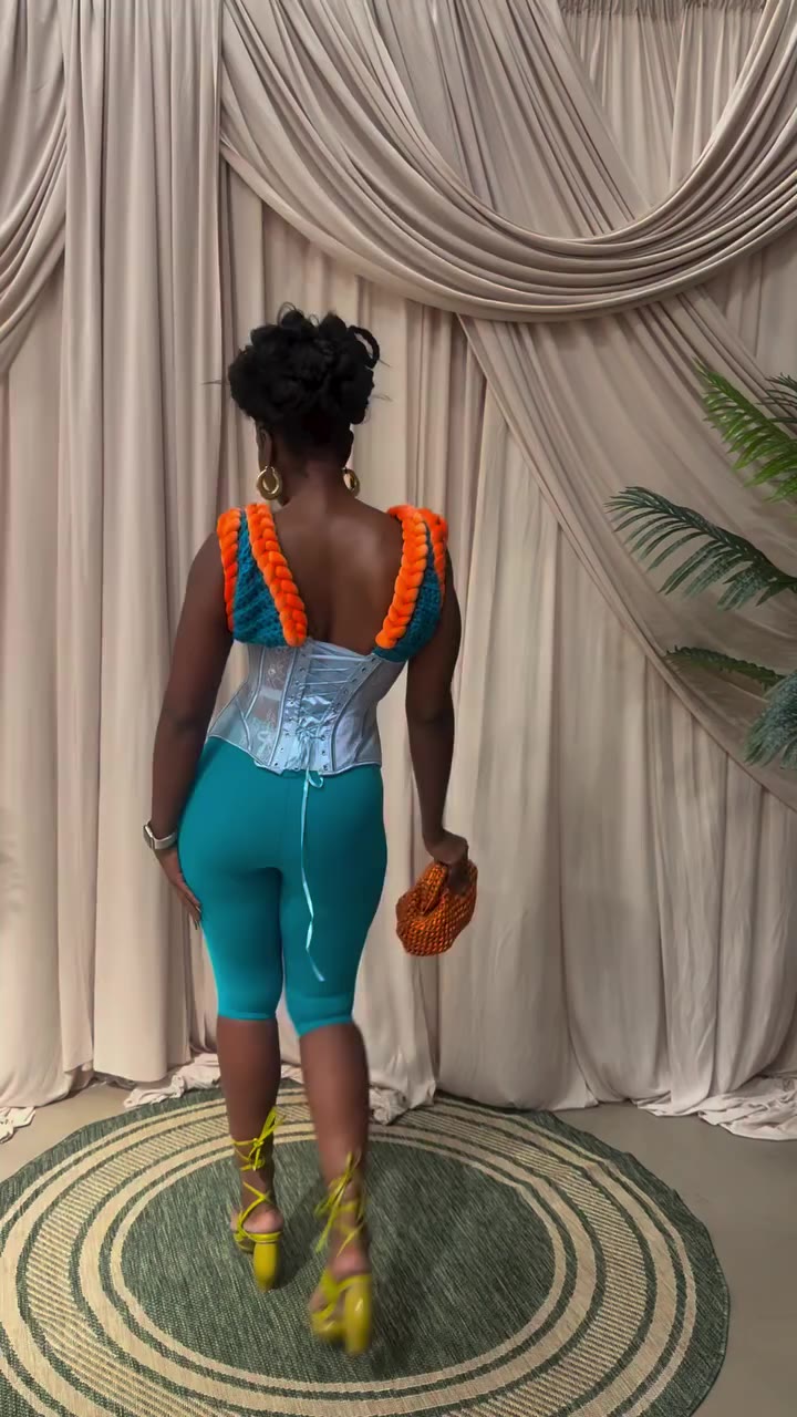 I pop mine, I take a picture 🥰 well well… #NYFW #styleinspo #fashionblogger…